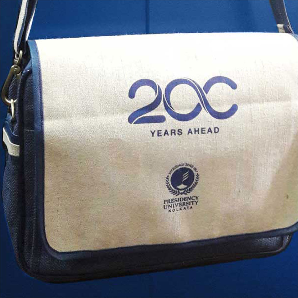 https://www.wysiwyg.co.in/sites/default/files/worksThumb/presidency-university-print-memorabilia-bag-2016-01.jpg