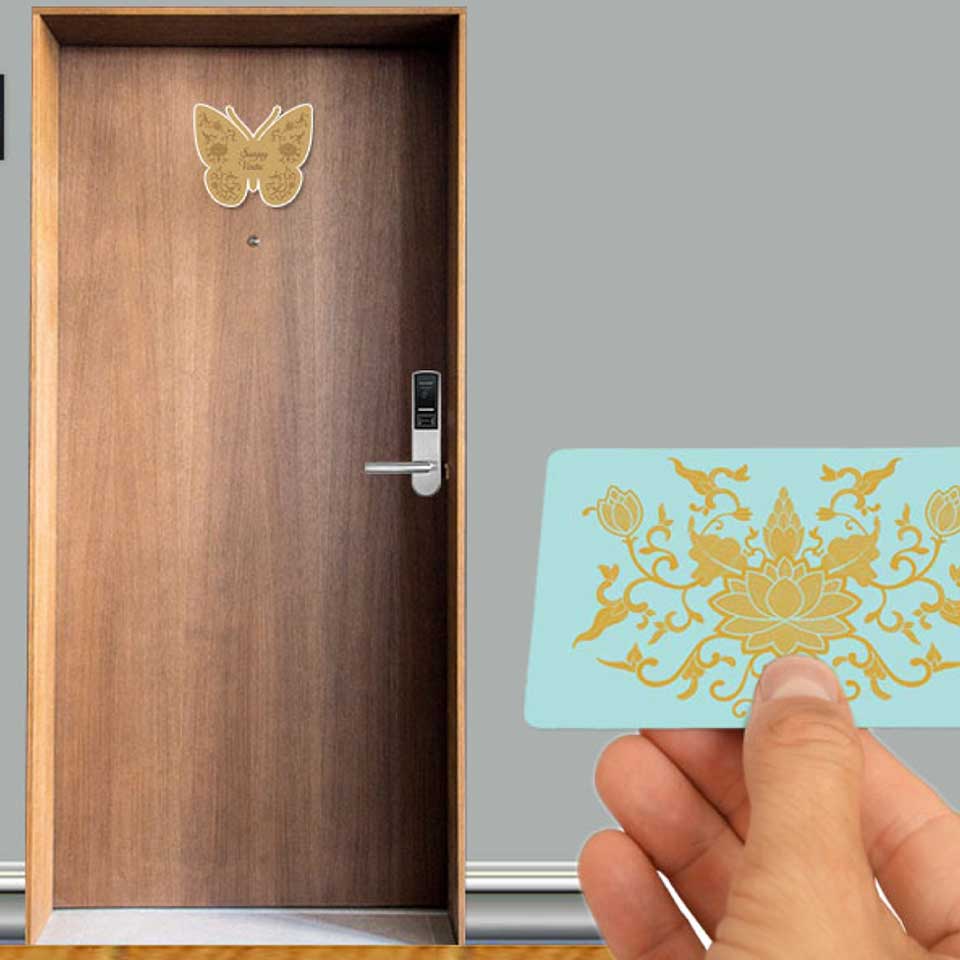 https://www.wysiwyg.co.in/sites/default/files/worksThumb/siddha-wedding-design-room-name-plate-hotel-key-card-2018.jpg