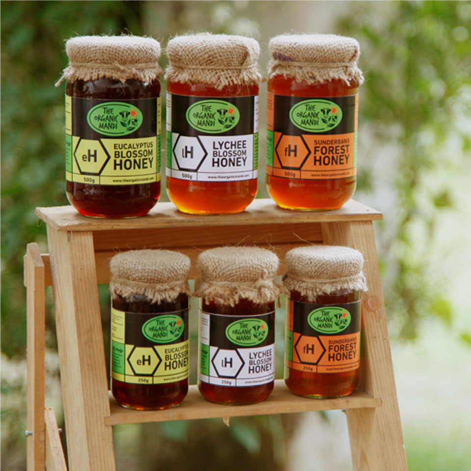 https://www.wysiwyg.co.in/sites/default/files/worksThumb/the-organic-mandi-packaging-photography-honey-2018.jpg